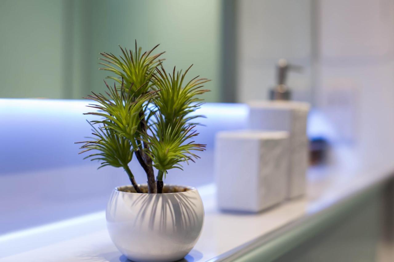 Modern Studio Apartment In Prime Central Location EDI Buitenkant foto